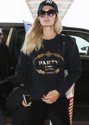 Paris Hilton - Arrives at LAX International Airport in Los Angeles