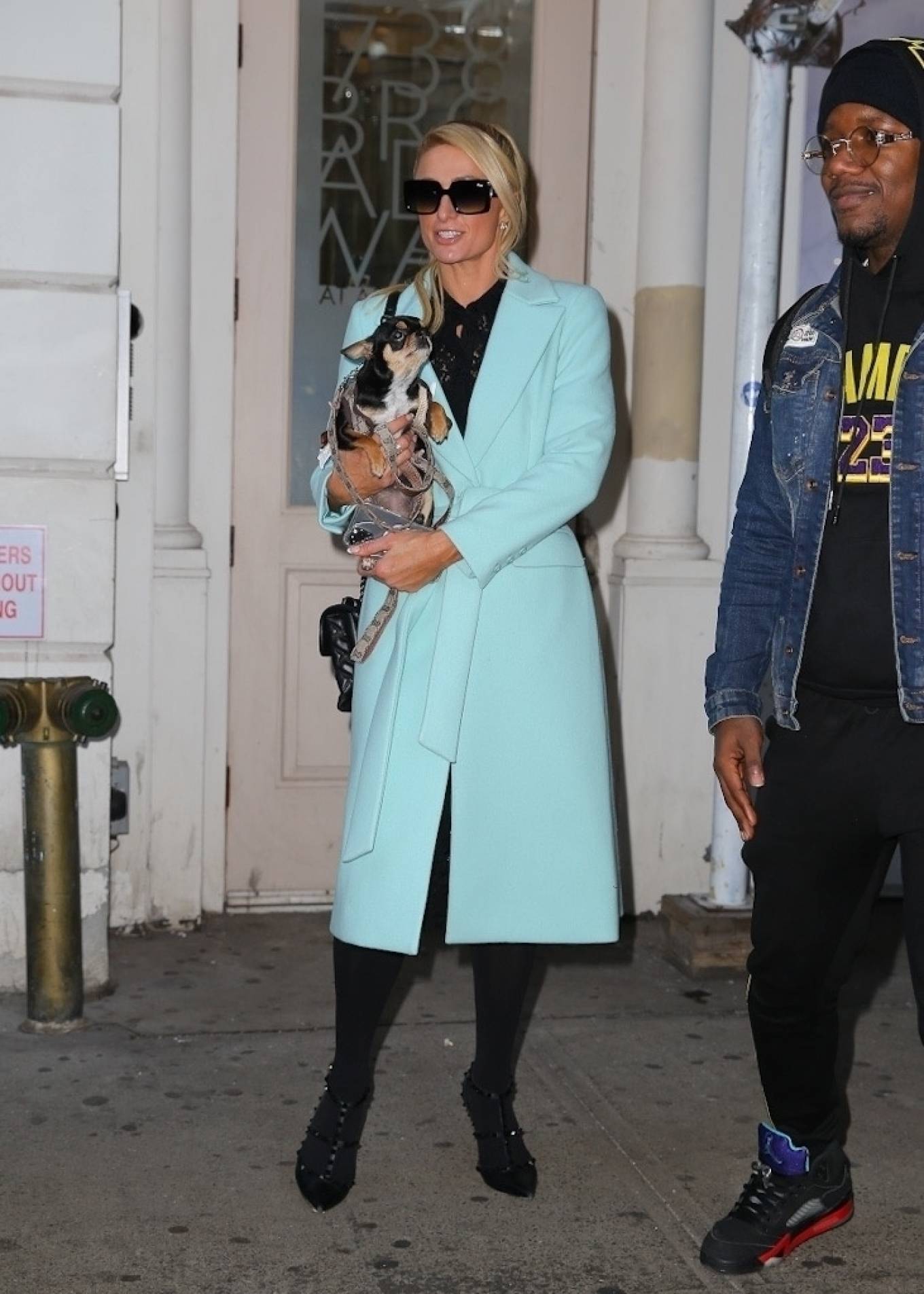 Paris Hilton 2022 : Paris Hilton – leaves her apartment in New York-05