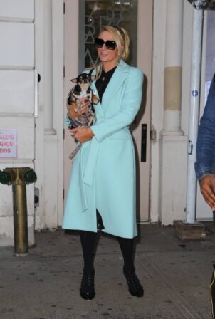Paris Hilton - leaves her apartment in New York