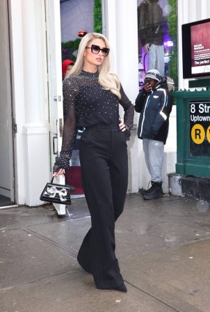 Paris Hilton - Promoting her new book 'Paris - The Memoir' in New York