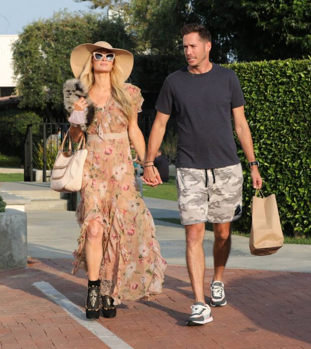 Paris Hilton with her fiance - Seen at Malibu Country Mart in Malibu