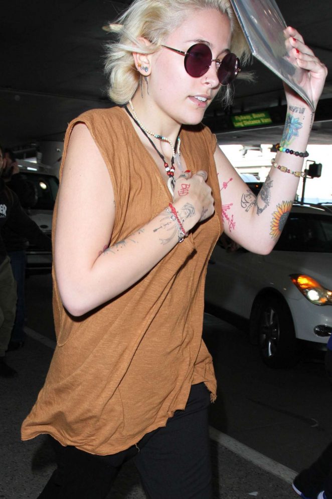 Paris Jackson - Arrives at LAX Airport in Los Angeles