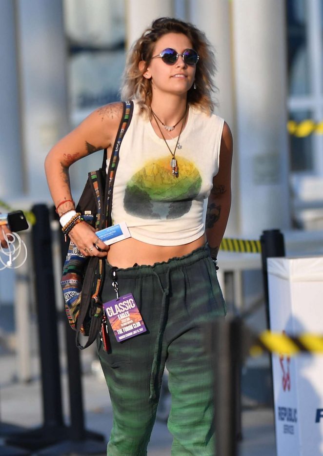Paris Jackson - Heads to an Eagles concert in Los Angeles