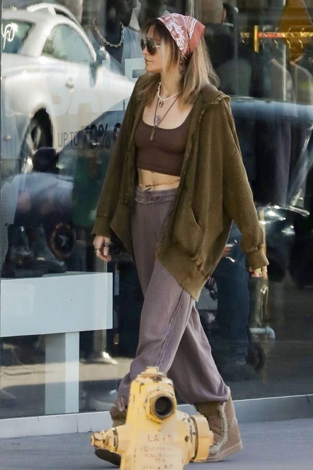 Paris Jackson - Seen while shopping with a friend in Los Angeles