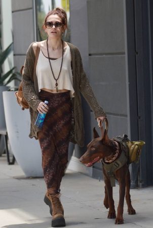 Paris Jackson - Walking her Doberman Pincher in West Hollywood