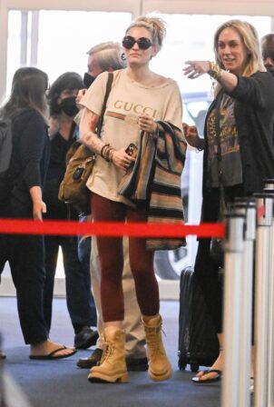 Paris Jackson - Wears Gucci as she arrives into JFK in New York