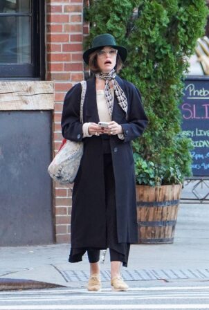 Parker Posey - Stepping out in New York