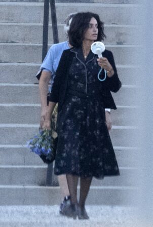 Penelope Cruz - Filming as Enzo Ferrari and wife Laura in Modena
