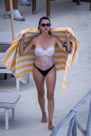 Penelope Cruz - I a bikini on vacation in Argentario