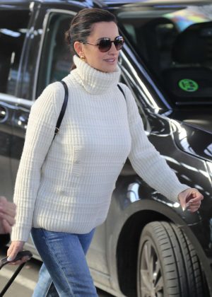 Penelope Cruz in Jeans - Arrives in Madrid