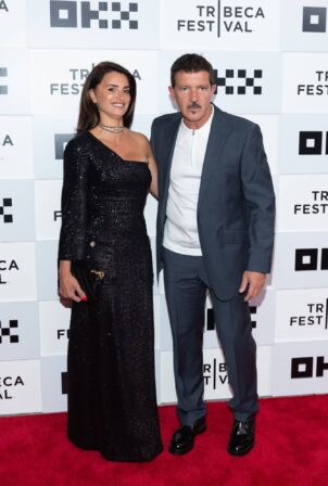 Penelope Cruz - With Antonio Banderas at 'Official Competition' premiere - TFF 2022