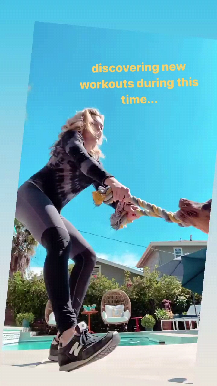 Peyton R. List â€“ Instagram and social media (isolation workout)