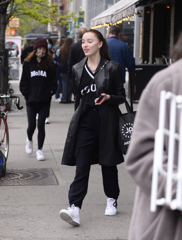 Phoebe Dynevor - Checks out of the Bowery Hotel in New York
