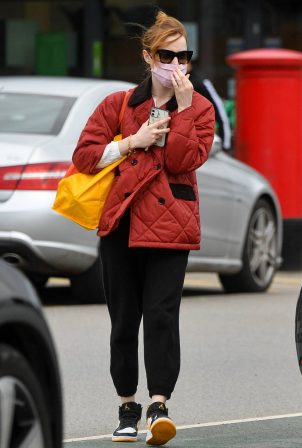 Phoebe Dynevor - Leaves Waitrose after shopping in Manchester