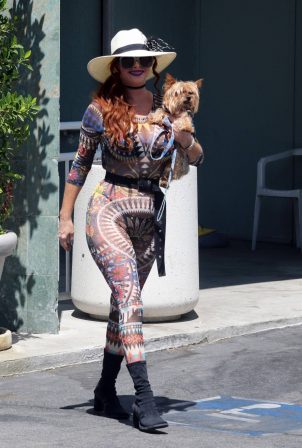 Phoebe Price - Heads to Petco for dog food in Los Angeles
