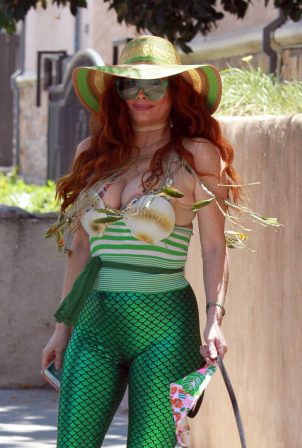 Phoebe Price - Out in Los Angeles