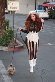 Phoebe Price - Shopping at Ralphs in Los Angeles
