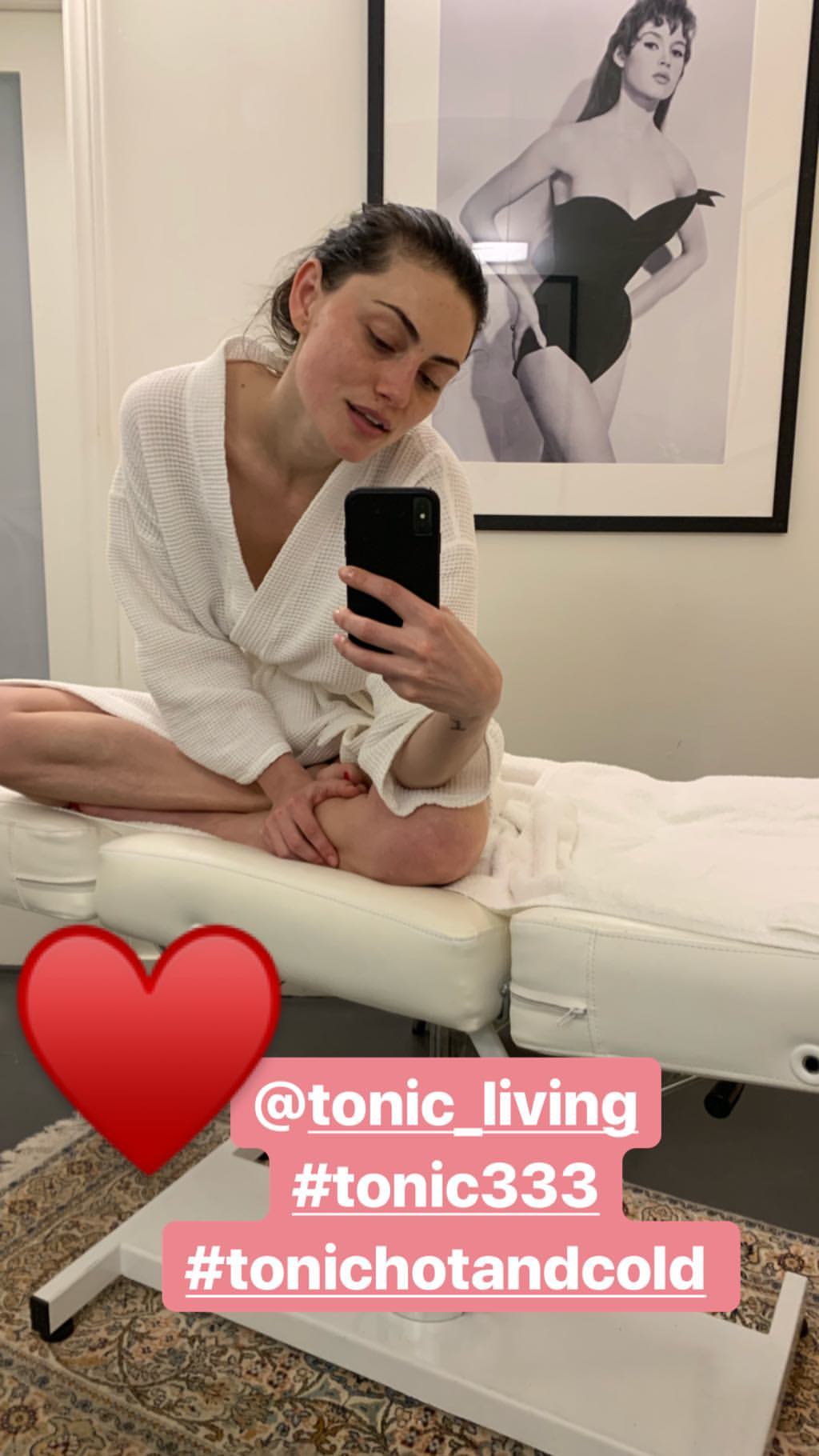 Phoebe Tonkin â€“ Instagram and social media