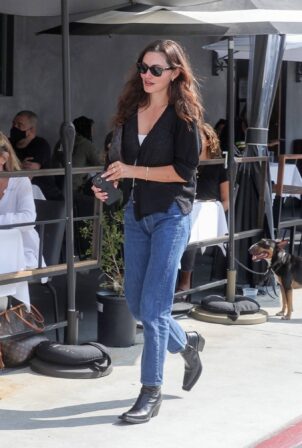 Phoebe Tonkin - out for lunch in West Hollywood