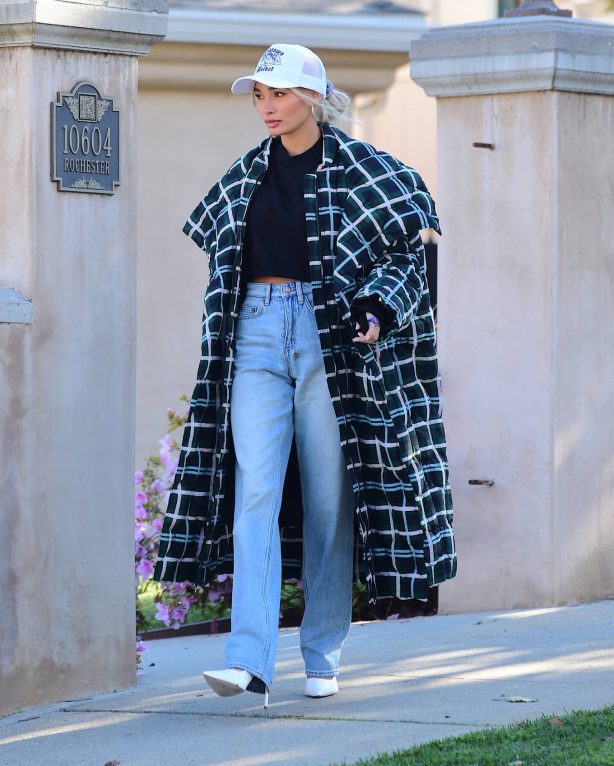Pia Mia - Dons plaid oversized jacket in Los Angeles