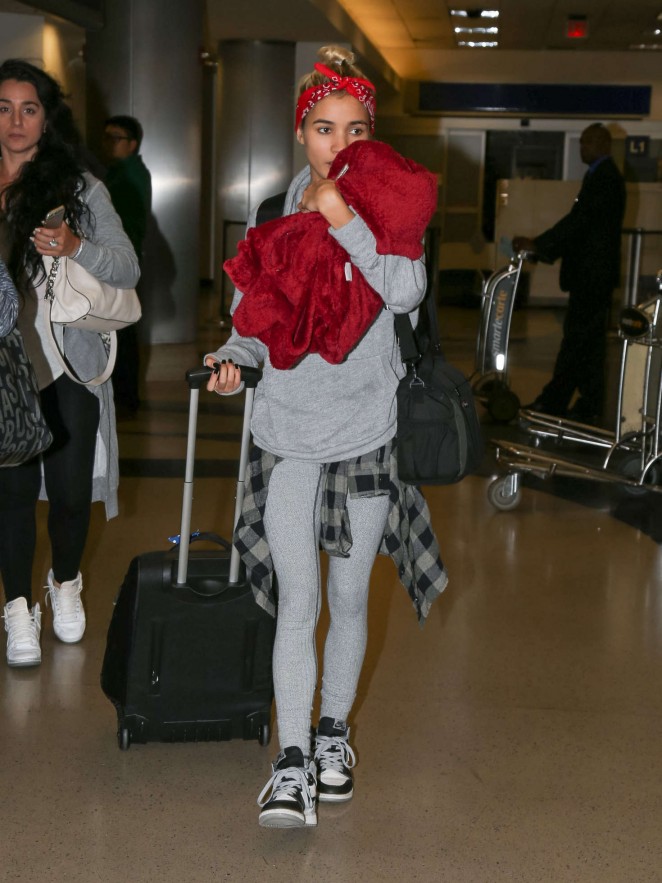 Pia Mia Perez - Arrives at LAX Airport in Los Angeles