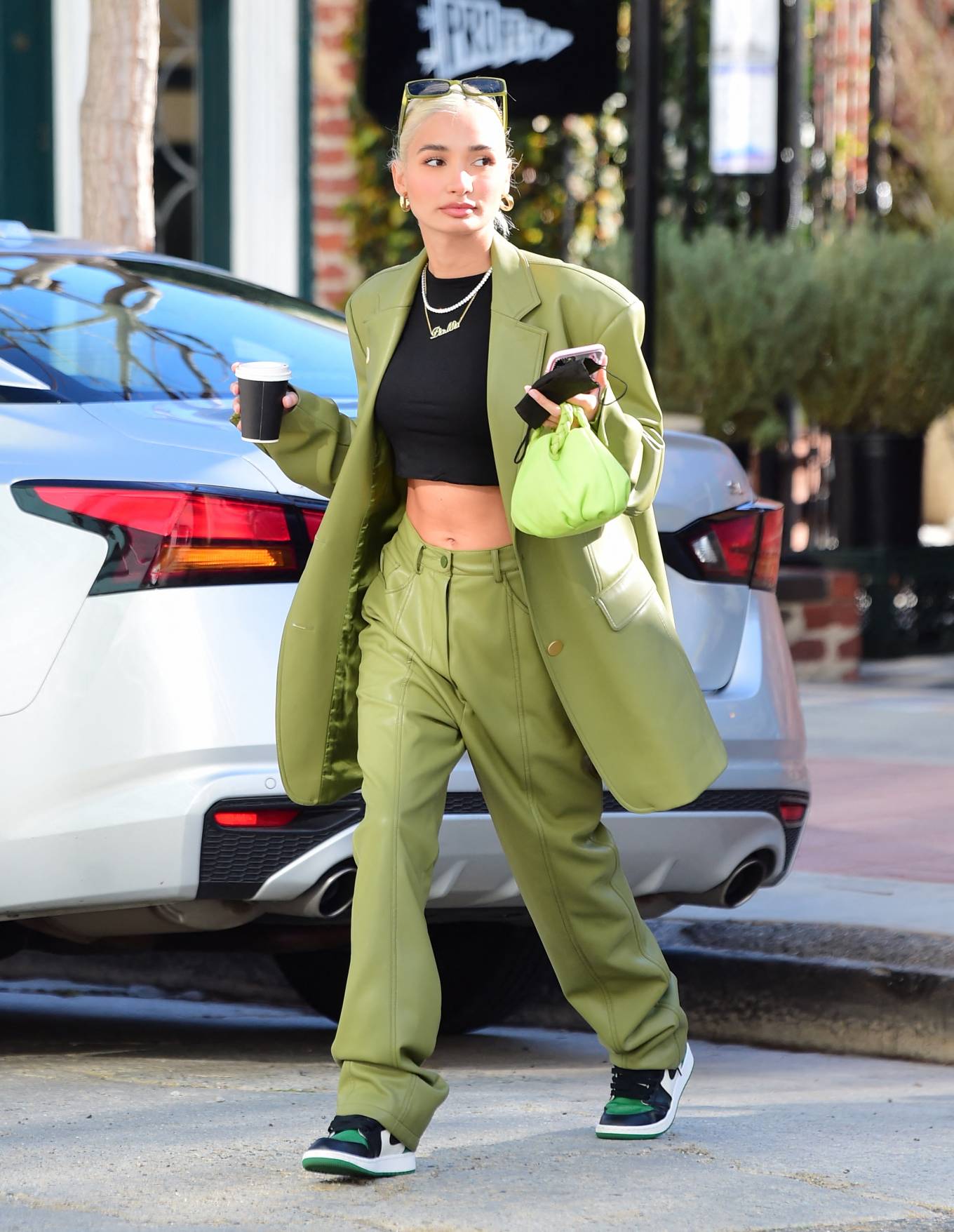 Pia Mia – Shows her toned abs while grabbing coffee in Westwood | GotCeleb