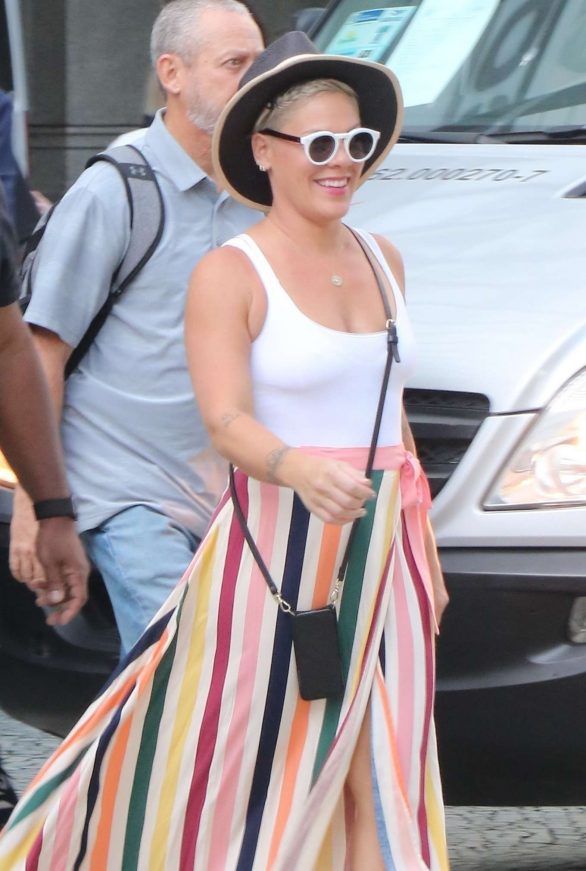 Pink - Leaves her hotel at Belmond Copacabana Palace in Rio de Janeiro