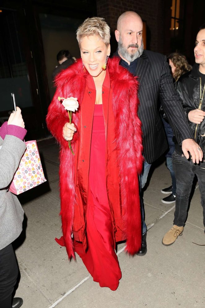 Pink - Leaving her hotel in New York