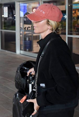 Pip Edwards - Seen arriving to Sydney International Airport