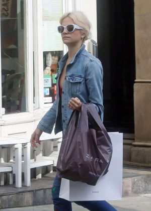 Pixie Lott - Out and about in London