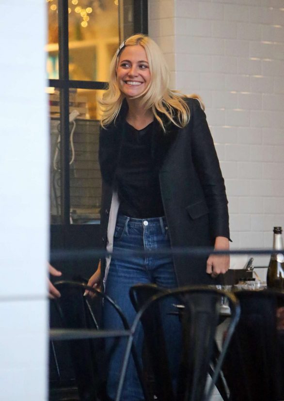 Pixie Lott - Out in Los Angeles