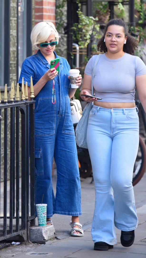Pixie Lott - Shows off her baby bump as she out in London's Soho