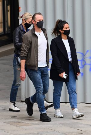 Pom Klementieff - On a stroll with Simon Pegg in Venice