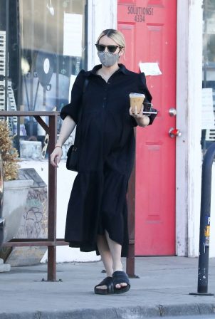 Pregnant Emma Roberts - picks up some coffee in Los Angeles