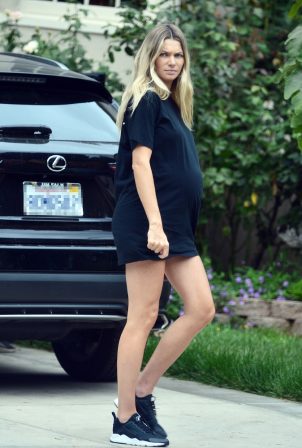 Pregnant Jessica Hart - Out in Los Angeles