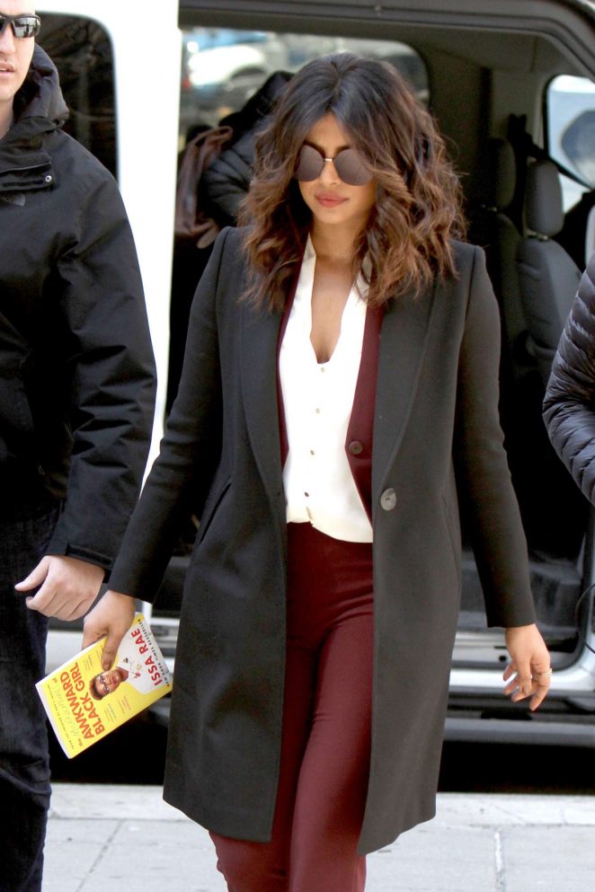 Priyanka Chopra - Filming 'Quantico' outside a courthouse in NYC