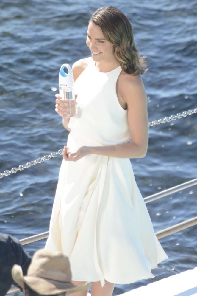 Rachael Finch in White Dress - Films a commercial at Bondi Icebergs