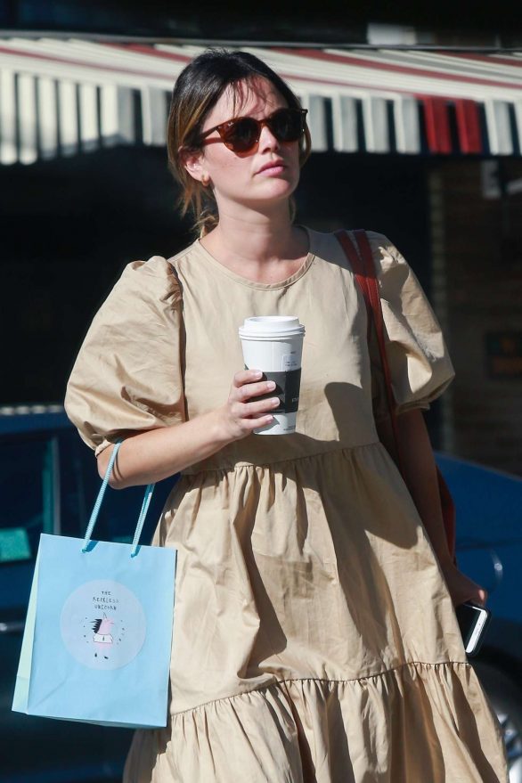 Rachel Bilson - Leaves Starbucks in Los Feliz