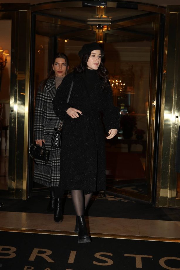 Rachel Brosnahan - Steps out in all black and matching beret in Paris