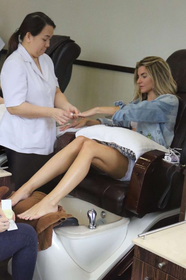Rachel McCord at a manicure in Beverly Hills