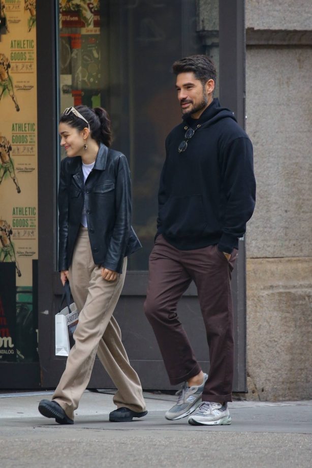 Rachel Zegler - With D.J. Cotrona spotted shopping together in New York