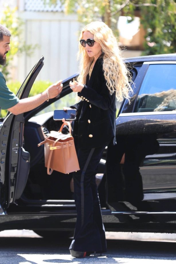 Rachel Zoe - Dons all black ensemble while out in West Hollywood