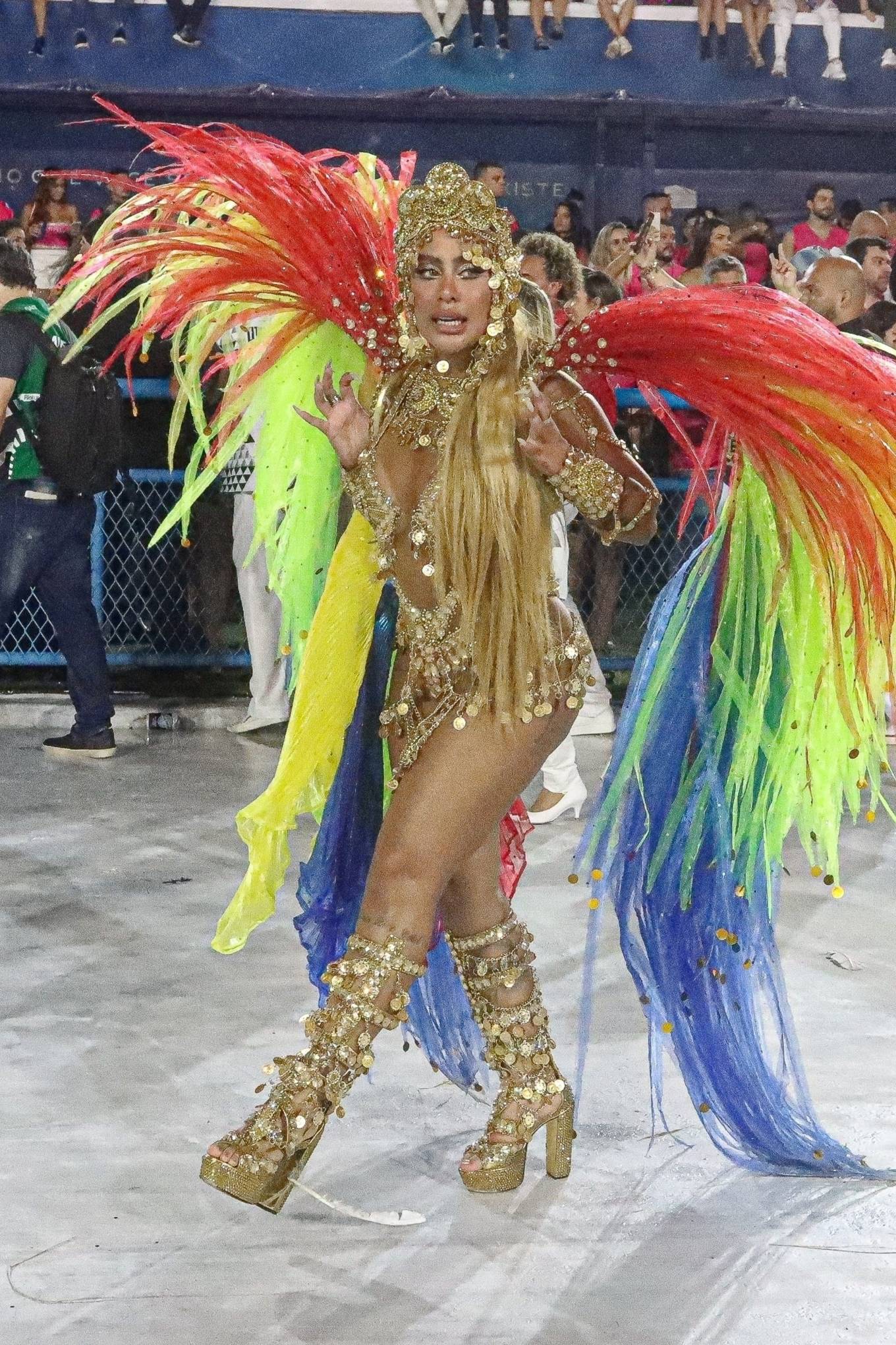 Rafaella Santos - Neymar's sister dancing at the Salgueiro Parade in Rio de Janeiro