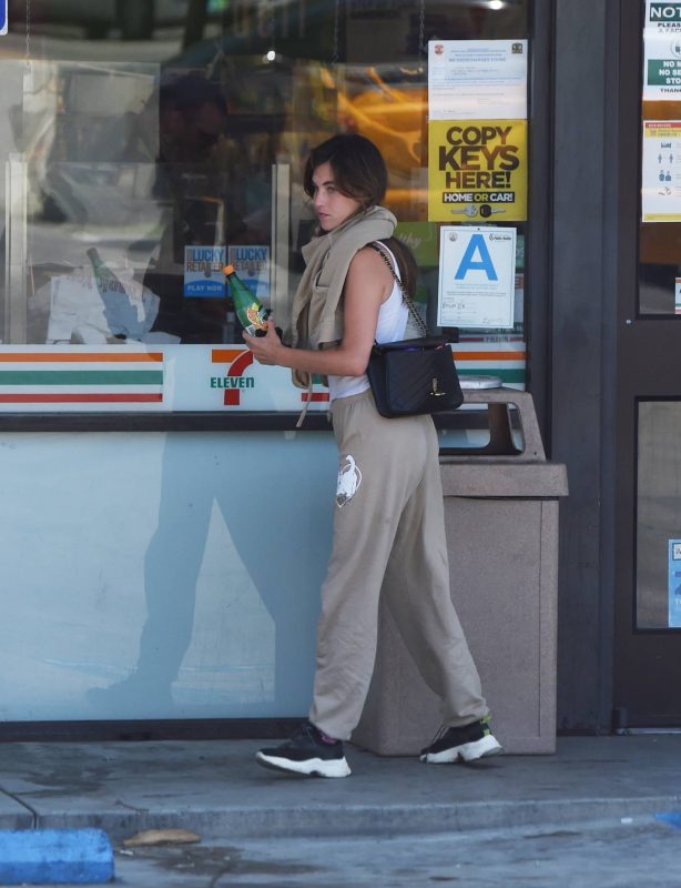 Rainey Qualley - Seen outside 7-Eleven in Los Angeles
