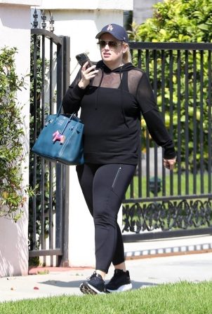 Rebel Wilson - Heading to a Crossfit class in Los Angeles