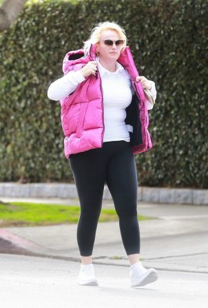 Rebel Wilson - Seen at a local ATM in Los Angeles