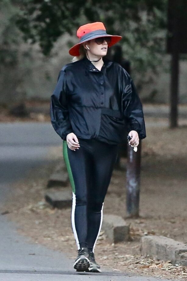 Rebel Wilson - Solo hike in the hills of Los Angeles