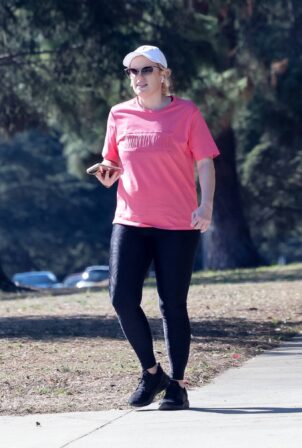 Rebel Wilson - Steps out for a hike in Los Angeles