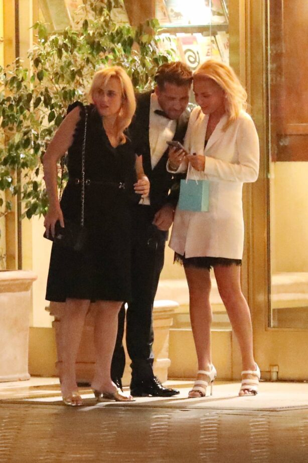 Rebel Wilson - With friends outside The Sunset Tower Hotel in West Hollywood