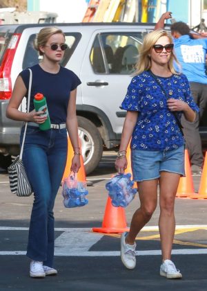 Reese Witherspoon and Ava Phillippe at Tennessee's soccer game in Santa Monica